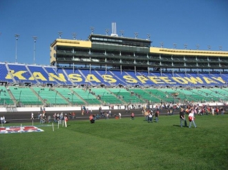 2012 kansas hollywood casino 400 nascar race packages and tours (13)