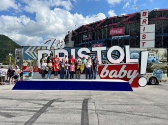 2023 bristol bass pro shops night race nascar race packag (62)